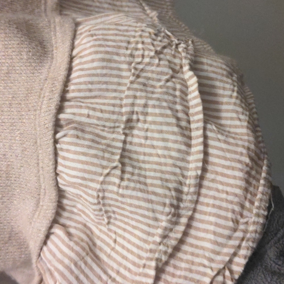 ***LAST CHANCE***Beige peplum Sweater - Picture 2 of 5